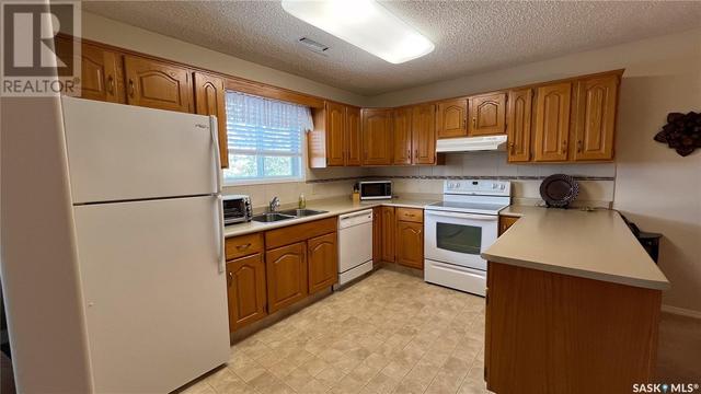 11 - 1391 98th Street, Condo with 2 bedrooms, 2 bathrooms and null parking in North Battleford CY SK | Image 6