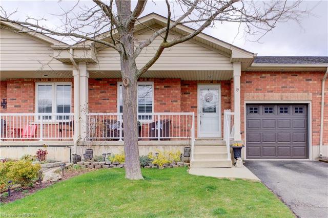 19 - 54 Garden Avenue, House attached with 2 bedrooms, 1 bathrooms and 2 parking in Brantford ON | Image 1