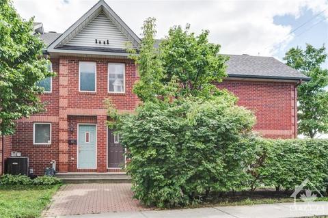 24 Maclean Street, Townhouse with 3 bedrooms, 2 bathrooms and 1 parking in Ottawa ON | Card Image