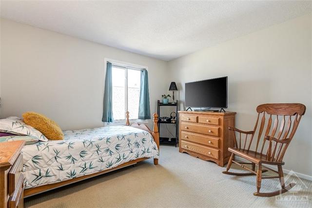 1824 Axminster Court, Townhouse with 3 bedrooms, 2 bathrooms and 2 parking in Ottawa ON | Image 15