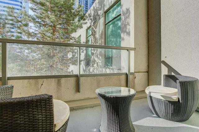 th5 - 23 Hollywood Ave, Townhouse with 3 bedrooms, 3 bathrooms and 1 parking in Toronto ON | Image 4