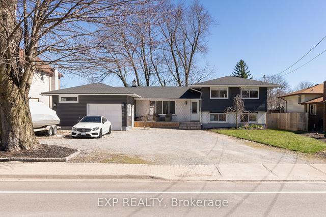 2758 Portage Rd, House detached with 4 bedrooms, 3 bathrooms and 15 parking in Niagara Falls ON | Image 1