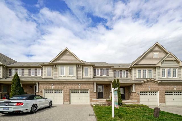 41 Newport Cres, House attached with 3 bedrooms, 3 bathrooms and 2 parking in Hamilton ON | Image 1