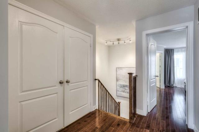 29 Belanger Cres, House attached with 4 bedrooms, 4 bathrooms and 2 parking in Toronto ON | Image 19