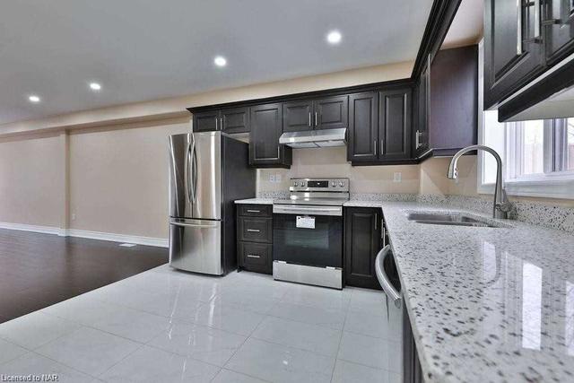8099 Reilly St, House attached with 3 bedrooms, 4 bathrooms and 3 parking in Niagara Falls ON | Image 28