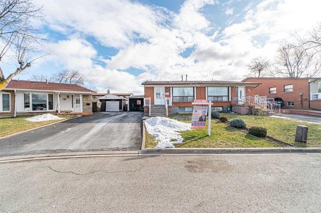 26 Sharon Crt, House semidetached with 4 bedrooms, 2 bathrooms and 4 parking in Brampton ON | Image 35
