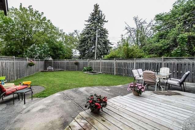 88 Wellington Ave W, House detached with 3 bedrooms, 2 bathrooms and 4 parking in Oshawa ON | Image 3