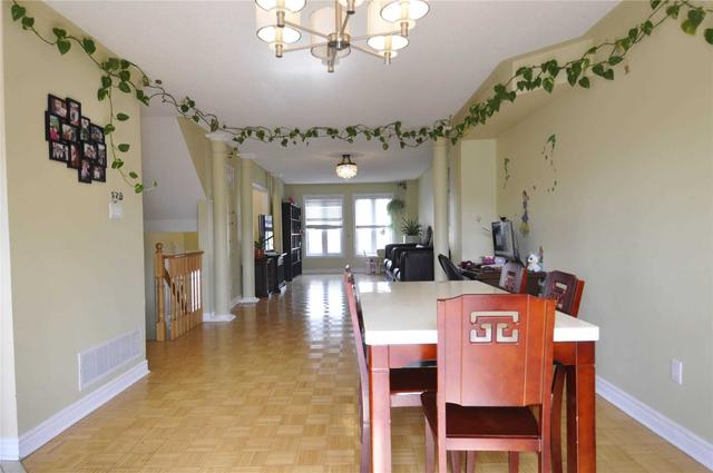 18 Andrika Crt, House attached with 3 bedrooms, 3 bathrooms and 5 parking in Mississauga ON | Image 18