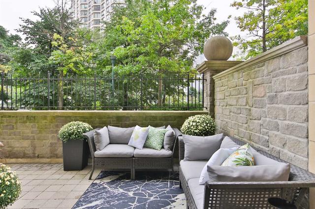 th104 - 2287 Lake Shore Blvd W, Townhouse with 2 bedrooms, 3 bathrooms and 1 parking in Toronto ON | Image 37