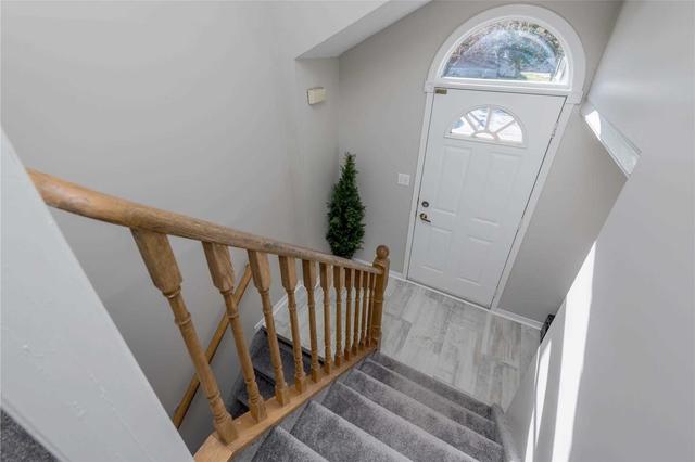 335 St Vincent St, House detached with 3 bedrooms, 2 bathrooms and 5 parking in Barrie ON | Image 12