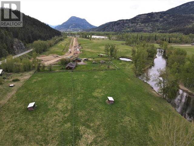 9100 Yellowhead Hwy S, House detached with 2 bedrooms, 2 bathrooms and null parking in Thompson Nicola O (Lower North Thompson) BC | Image 16