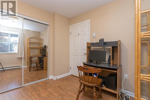 122 - 3969 Shelbourne St, Condo with 2 bedrooms, 2 bathrooms and 1 parking in Saanich BC | Image 20