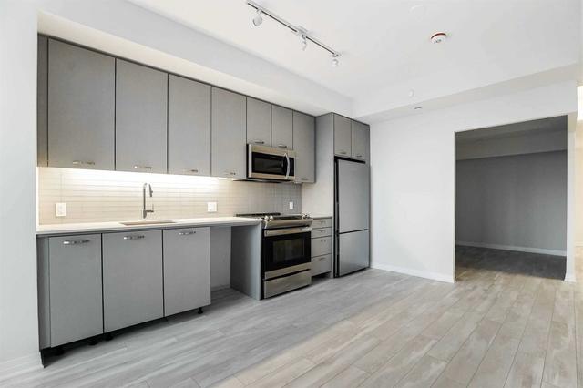 504 - 1630 Queen St E, Condo with 2 bedrooms, 2 bathrooms and 1 parking in Toronto ON | Image 4