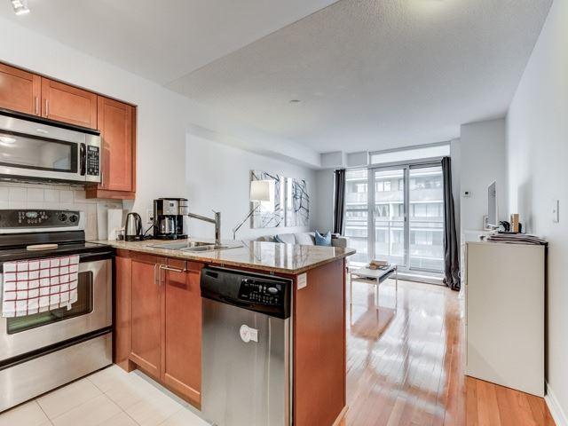 1302 - 736 Spadina Ave, Condo with 1 bedrooms, 1 bathrooms and null parking in Toronto ON | Image 11