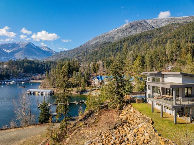 575 Larch Drive, House detached with 4 bedrooms, 3 bathrooms and 4 parking in Kaslo BC | Image 5