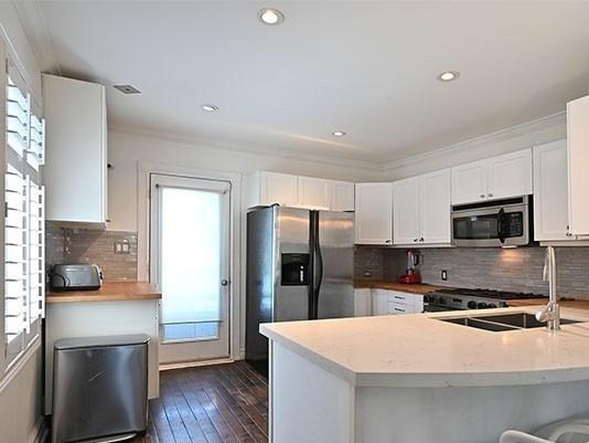 194 Audrey Ave, House detached with 4 bedrooms, 3 bathrooms and 1 parking in Toronto ON | Image 12