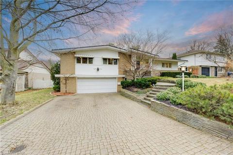 94 Margaret Avenue N, House detached with 4 bedrooms, 2 bathrooms and 6 parking in Waterloo ON | Card Image