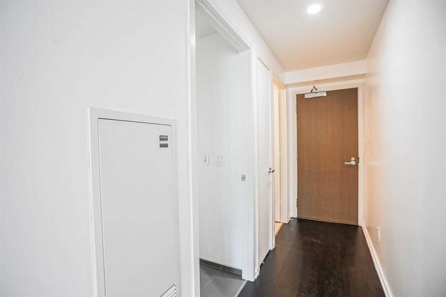 505 - 1 Bloor St E, Condo with 2 bedrooms, 2 bathrooms and 0 parking in Toronto ON | Image 4