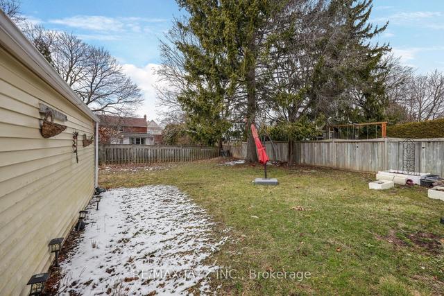 764 Grierson St, House detached with 2 bedrooms, 2 bathrooms and 6 parking in Oshawa ON | Image 22
