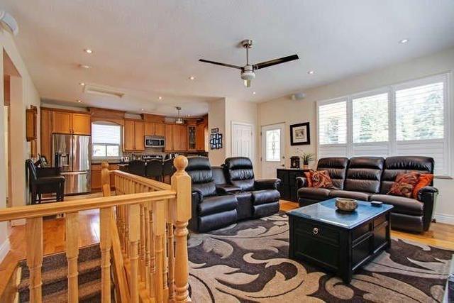 118 Church St S, House detached with 2 bedrooms, 2 bathrooms and 4 parking in Ajax ON | Image 5