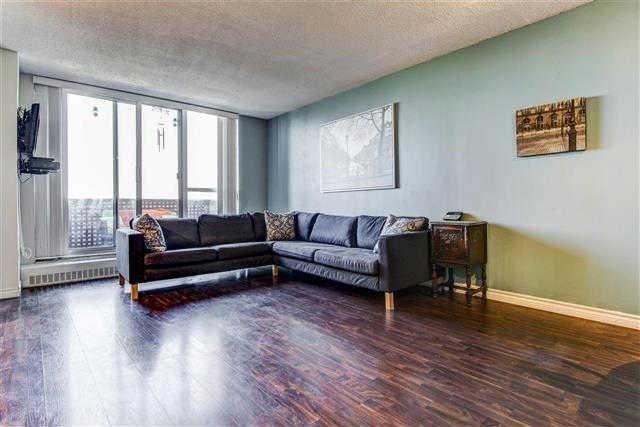 809 - 35 Ormskirk Ave, Condo with 2 bedrooms, 1 bathrooms and 1 parking in Toronto ON | Image 4