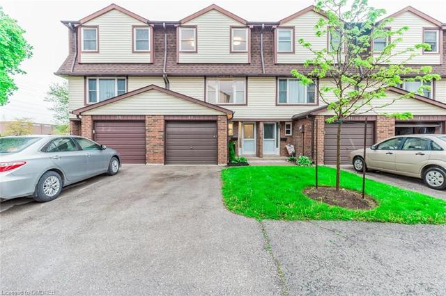 40 - 371 Bronte St S, Townhouse with 3 bedrooms, 3 bathrooms and 2 parking in Milton ON | Image 1