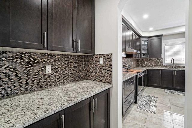 80 Masken Circ, House detached with 4 bedrooms, 5 bathrooms and 4 parking in Brampton ON | Image 8