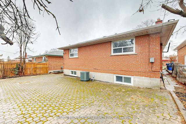 60 Ridgemount Rd, House detached with 3 bedrooms, 3 bathrooms and 4 parking in Toronto ON | Image 26