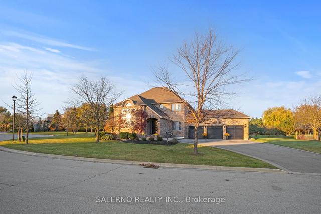10 Farmcrest Crt, House detached with 4 bedrooms, 5 bathrooms and 12 parking in King ON | Image 23