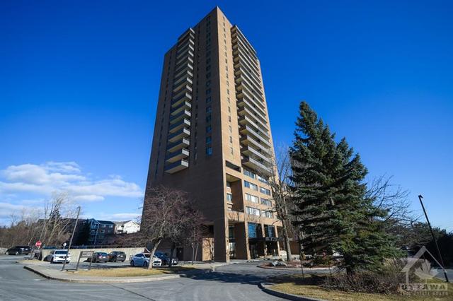301 - 505 St Laurent Boulevard, Condo with 2 bedrooms, 2 bathrooms and 1 parking in Ottawa ON | Image 1