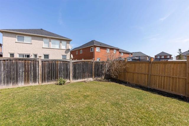 26 Wakem Crt, House detached with 3 bedrooms, 2 bathrooms and 6 parking in Whitby ON | Image 22