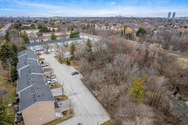 1986 John St, Townhouse with 3 bedrooms, 2 bathrooms and 2 parking in Markham ON | Image 11
