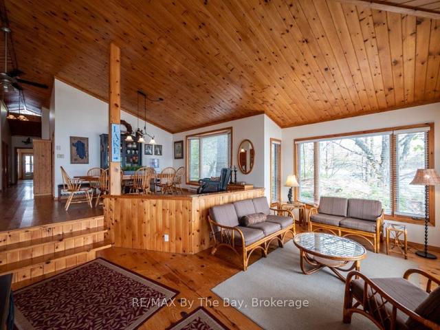 2694 Island 1040, House detached with 3 bedrooms, 2 bathrooms and 0 parking in Georgian Bay ON | Image 15