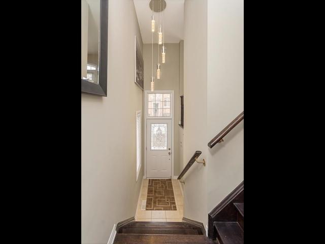 7199 Triumph Lane, Townhouse with 3 bedrooms, 3 bathrooms and 1 parking in Mississauga ON | Image 2