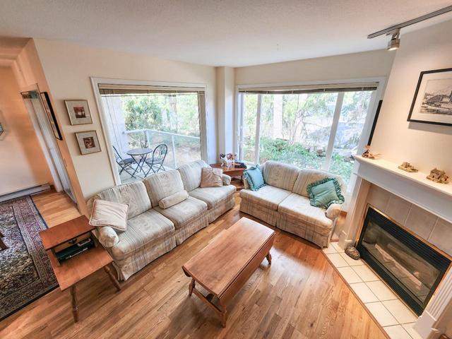 15 - 38 High Street, Condo with 1 bedrooms, 2 bathrooms and 1 parking in Nelson BC | Image 2