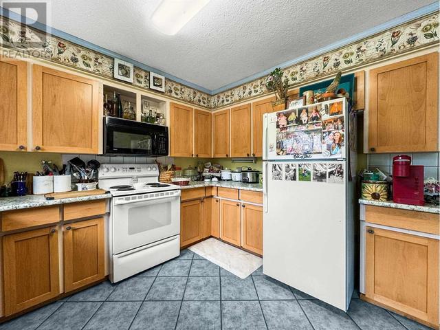 3611 Cottonwood Crescent, House detached with 4 bedrooms, 2 bathrooms and null parking in Kitimat Stikine E BC | Image 5