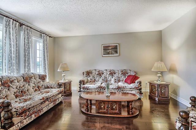 38 Pickett Cres, House detached with 4 bedrooms, 4 bathrooms and 5 parking in Richmond Hill ON | Image 32