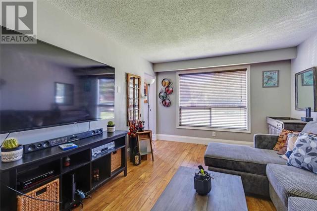 1321 Cedar St, House detached with 3 bedrooms, 2 bathrooms and 6 parking in Oshawa ON | Image 8