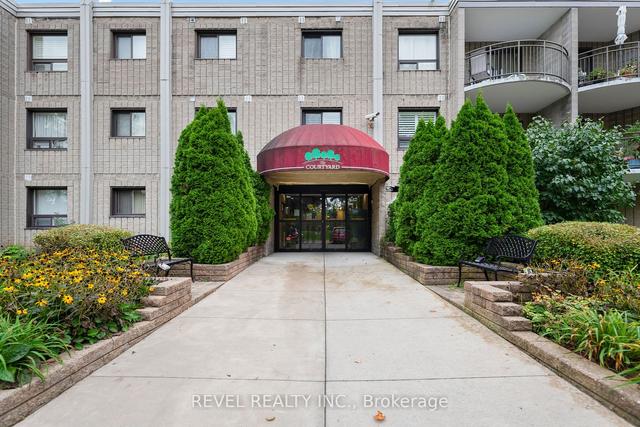 111 - 4658 Drummond Rd, Condo with 2 bedrooms, 1 bathrooms and 1 parking in Niagara Falls ON | Image 1