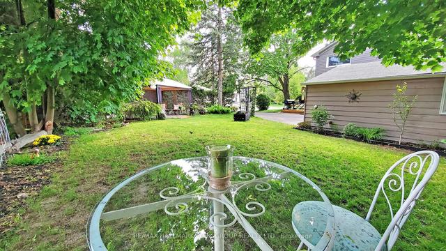 15 Webster Dr, House detached with 3 bedrooms, 2 bathrooms and 5 parking in Aurora ON | Image 29