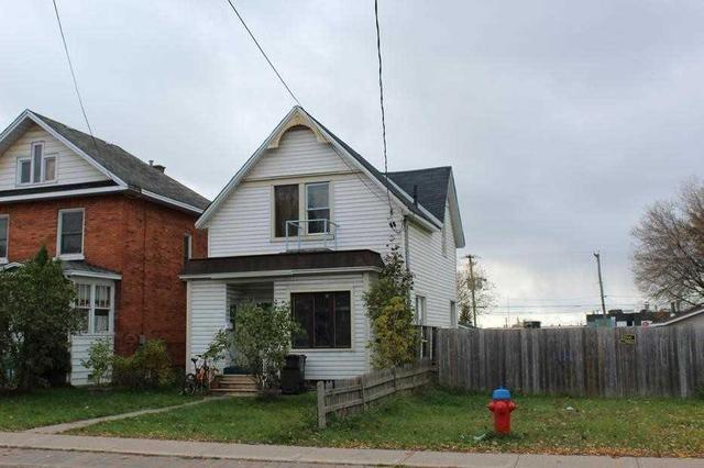127 Albert St E, House detached with 2 bedrooms, 2 bathrooms and 2 parking in Sault Ste. Marie ON | Image 1