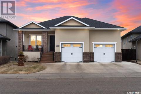 1210 Beechmont View, House detached with 3 bedrooms, 3 bathrooms and null parking in Saskatoon SK | Card Image