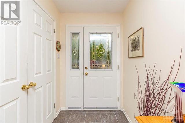 12 Metropole Private, Townhouse with 2 bedrooms, 3 bathrooms and 2 parking in Ottawa ON | Image 3