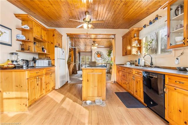 1037 Old Mine Lane, House detached with 3 bedrooms, 1 bathrooms and 15 parking in South Frontenac ON | Image 7