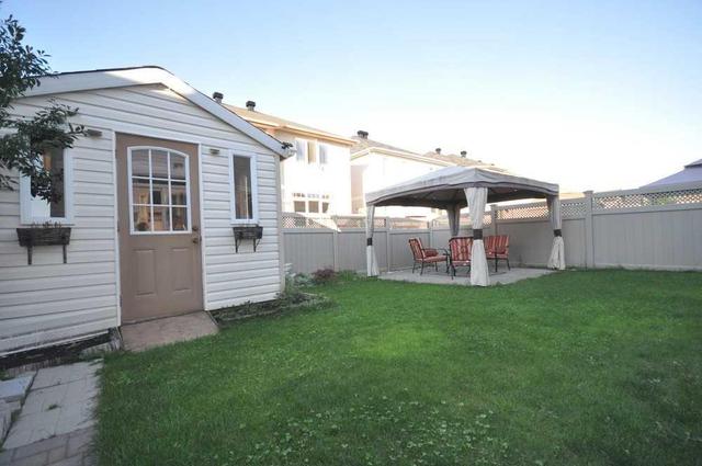 2151 Valin St, House detached with 4 bedrooms, 3 bathrooms and 4 parking in Ottawa ON | Image 3