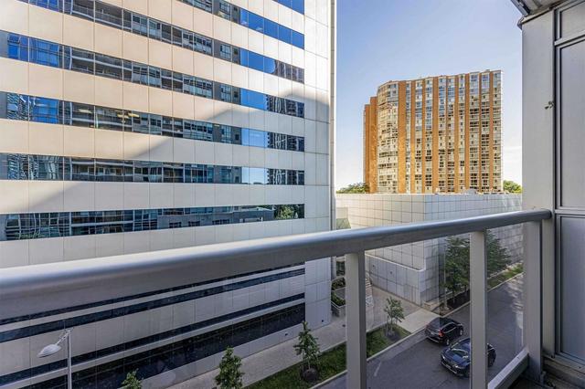 615 - 4968 Yonge St, Condo with 1 bedrooms, 1 bathrooms and 1 parking in Toronto ON | Image 3