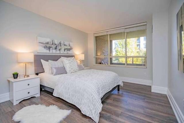408 - 215 The Donway W, Condo with 2 bedrooms, 2 bathrooms and 1 parking in Toronto ON | Image 7