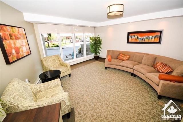 2202 - 1171 Ambleside Drive, Condo with 2 bedrooms, 1 bathrooms and 1 parking in Ottawa ON | Image 4