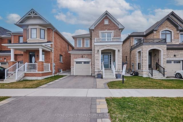 14 Westfield Dr, House detached with 3 bedrooms, 3 bathrooms and 2 parking in Whitby ON | Image 1