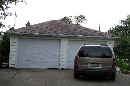 982 Atwater Ave, House detached with 3 bedrooms, 2 bathrooms and 8 parking in Mississauga ON | Image 2